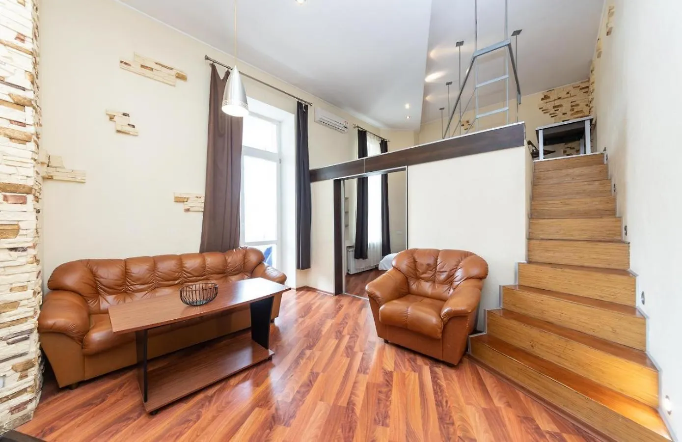 Comfortable Apartment On Mikhaylovskiy Lane Kiev